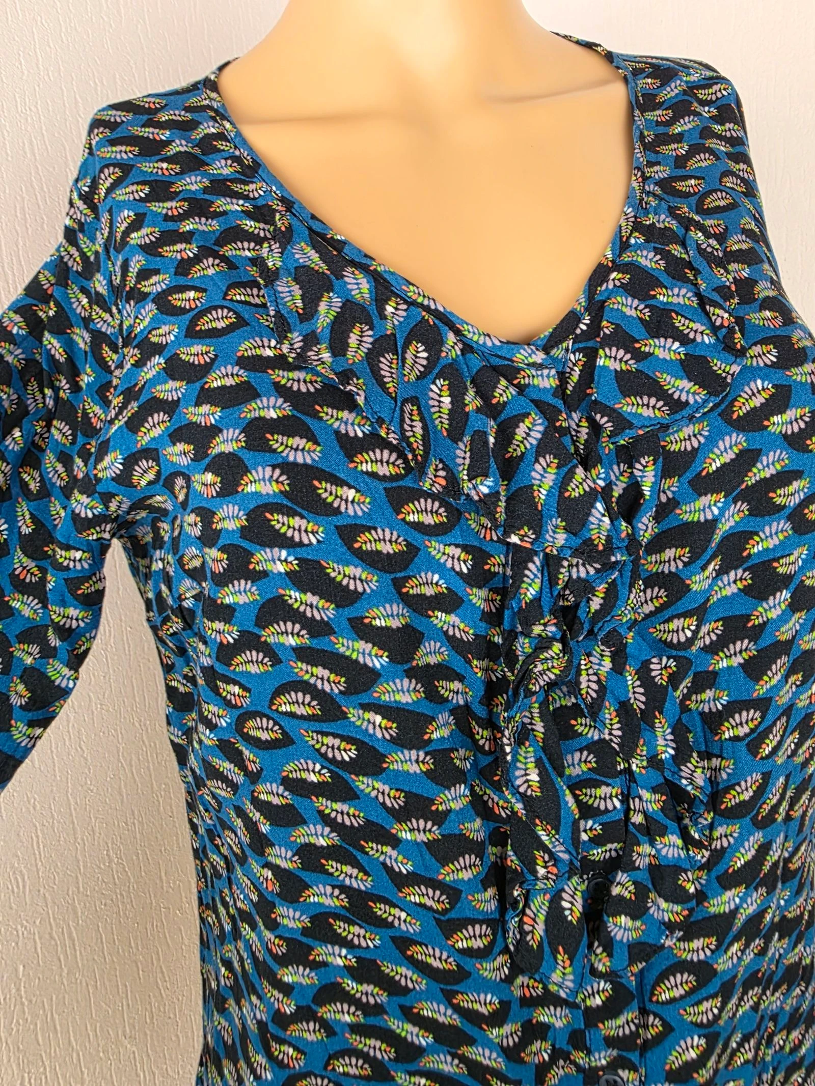 Camisa blusa estampada com babados Miss Captain Tortuga - Tamanho 36 (S) – photo 4